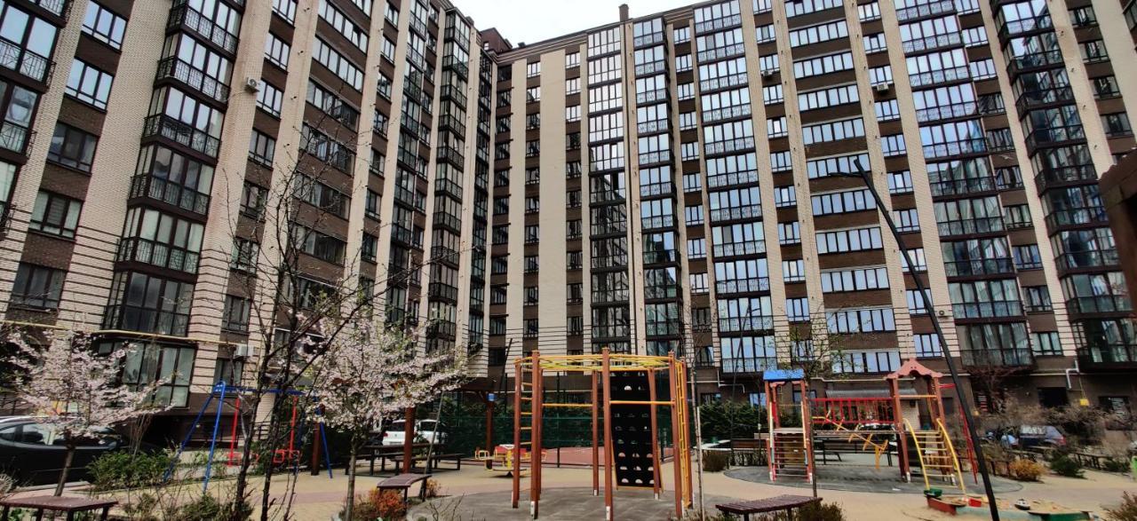 Стильні Апартаменти Атлант Lutsʼk Exterior foto